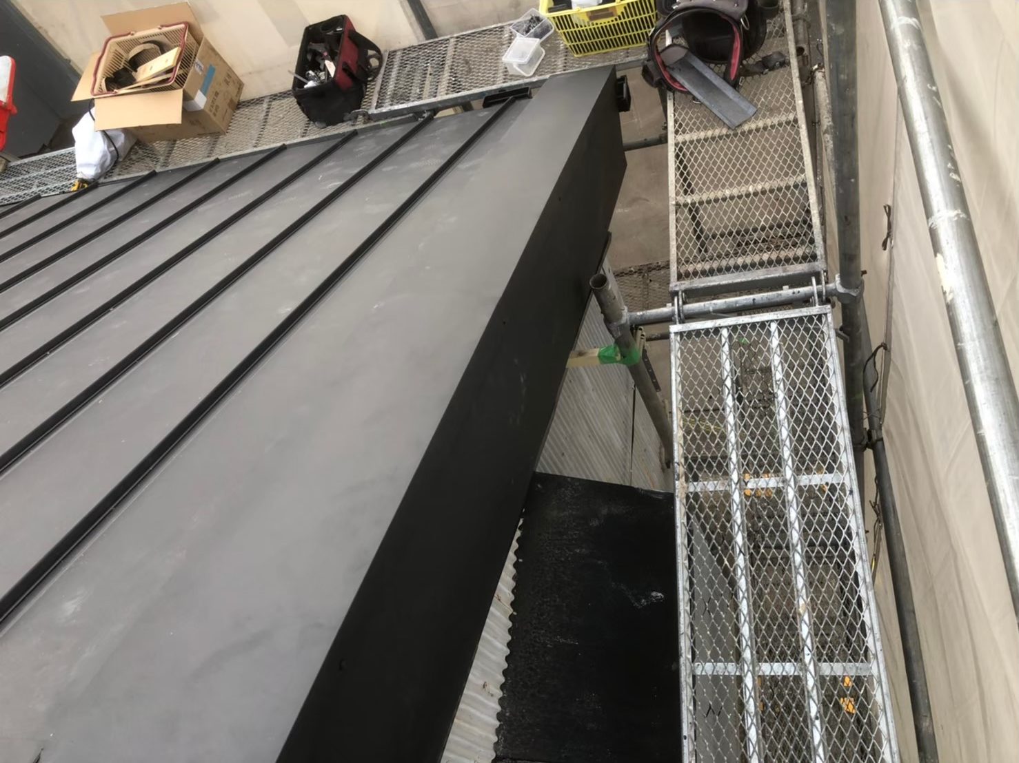 金属屋根材立て平工法